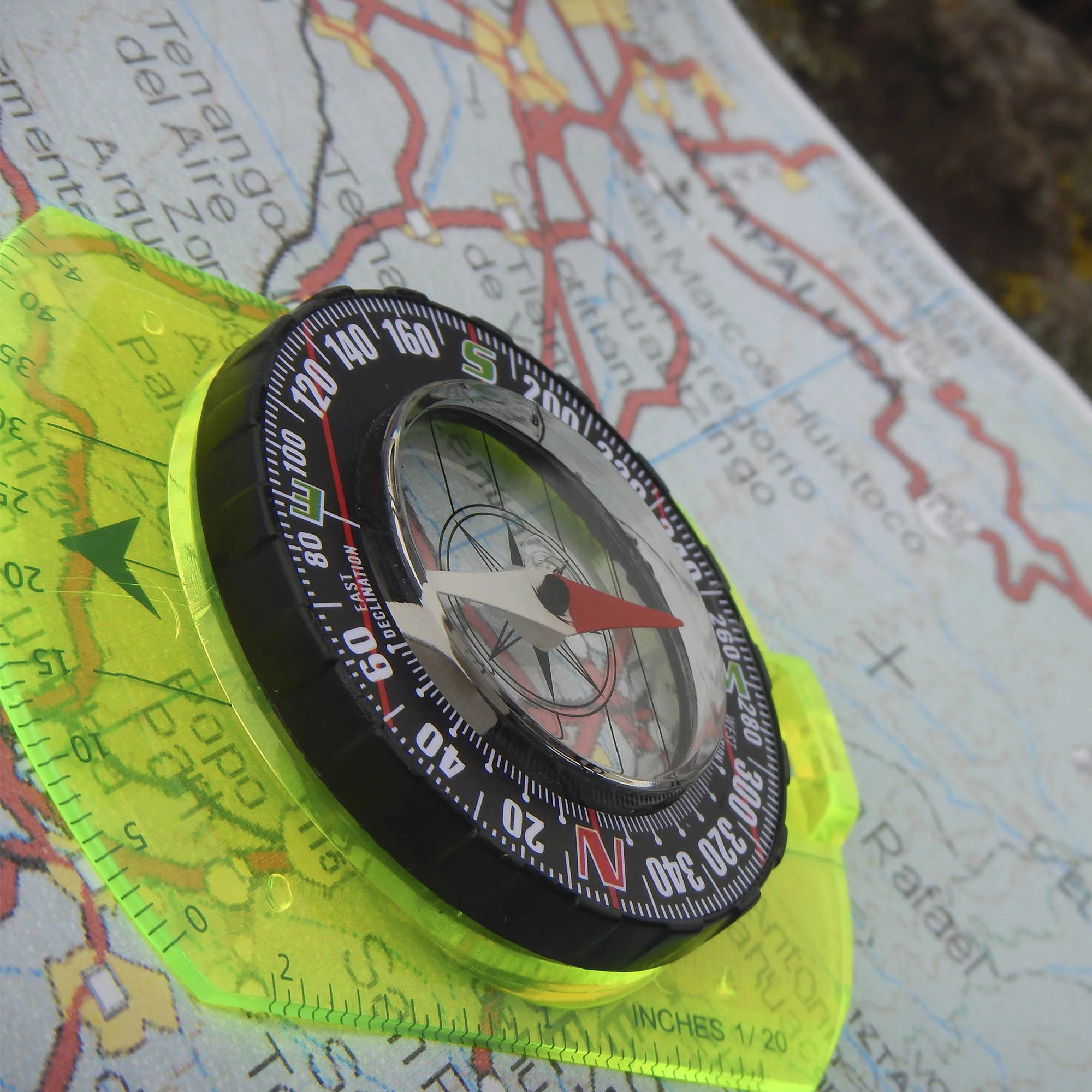 Brújula profesional, esfera giratoria y cordón para colgarCAMPISMO / Brújulas / Brújulas profesionales - Imagen 4